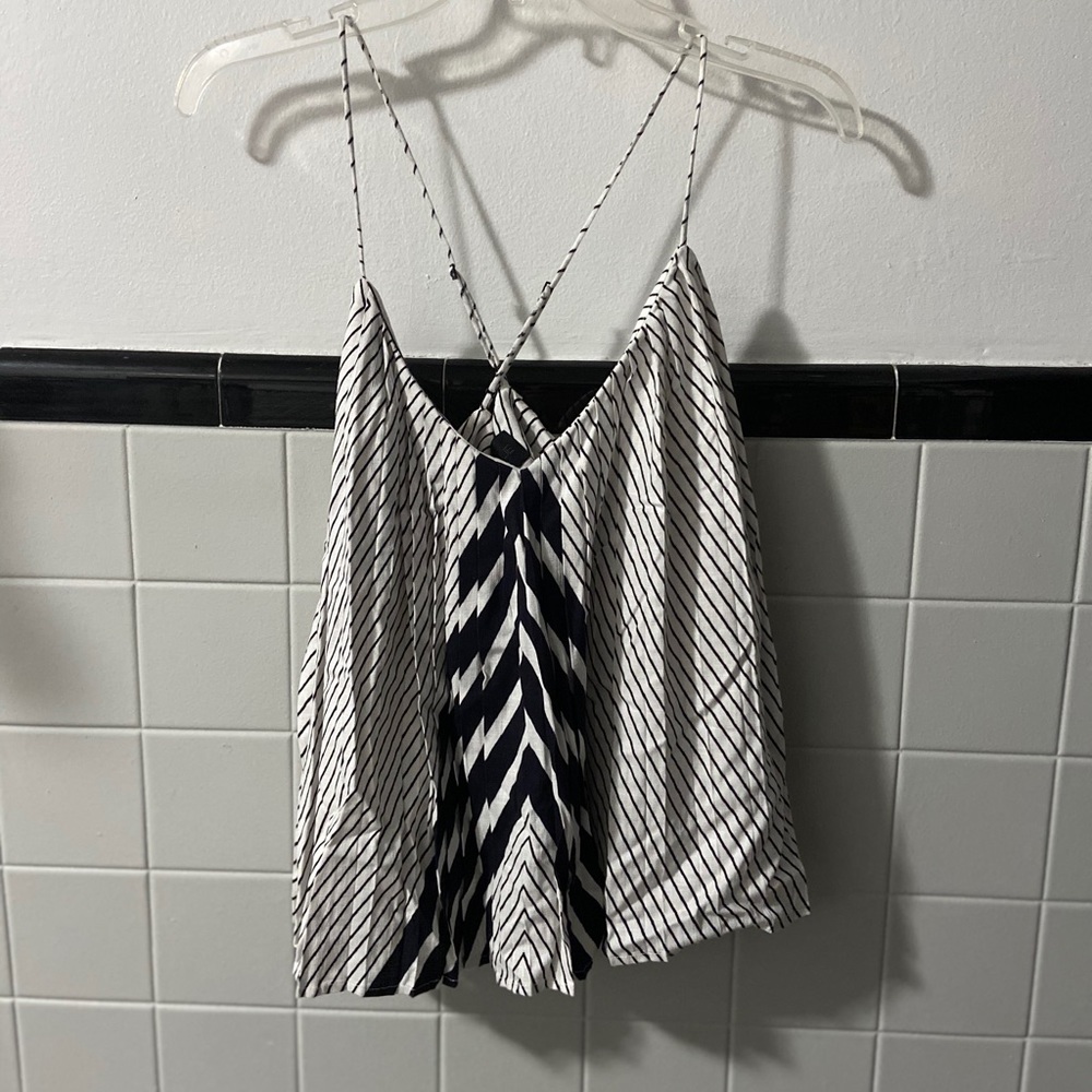 NWOT Kendall & Kylie pleated tank